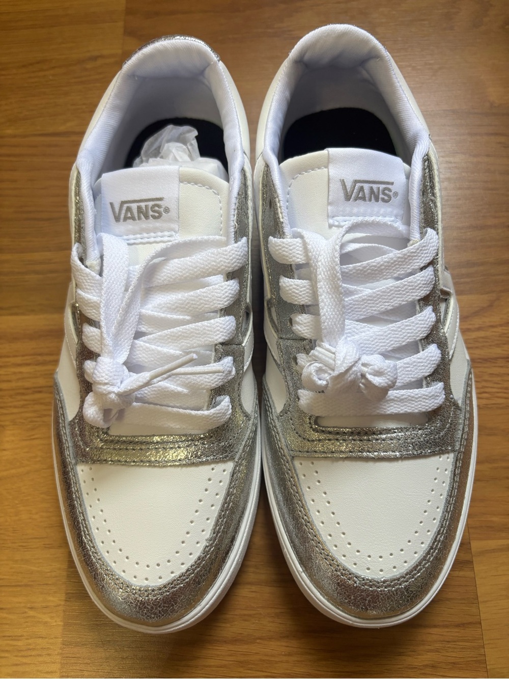 NIB Vans Women’s Lowland Comfycush Metallic Silver Sneakers Size US 9 - Picture 5 of 10